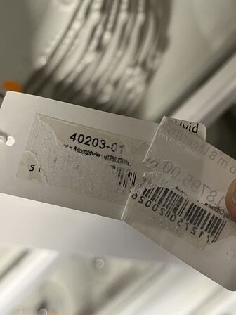 Vitrineskab m. 8 låger i hvid 195x220x55 cm.