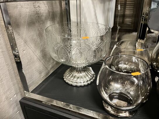 4 stk. Vaser m. Glasbowle