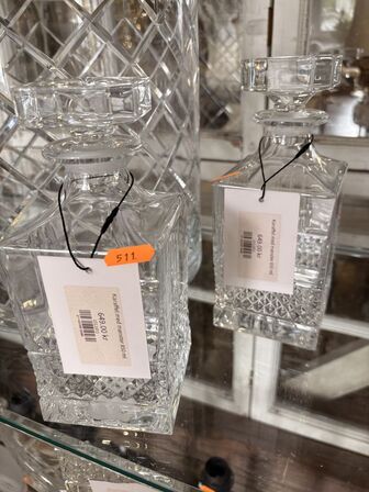 2 stk. Karafler m. Vase