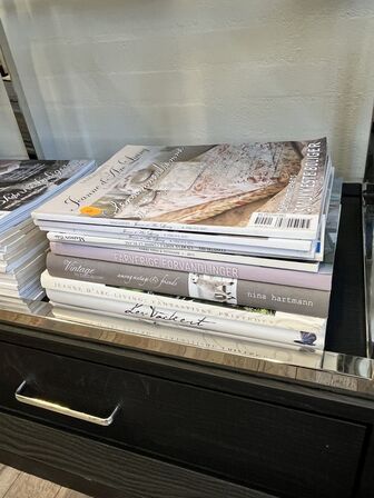 Div. coffee table books