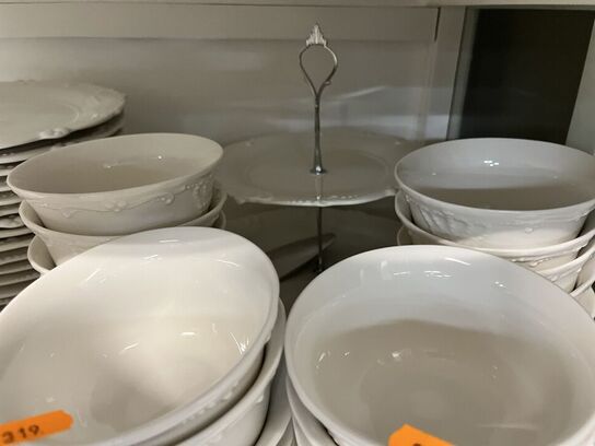 Stel m. Kopper, kander og tallerkner