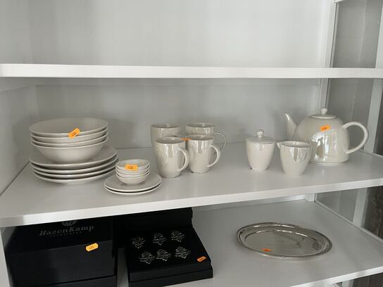 Stel m. Kopper, kander og tallerkner