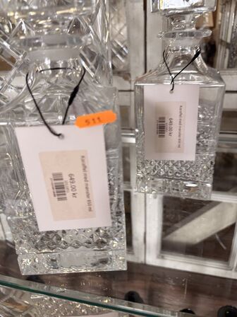 2 stk. Karafler m. Vase