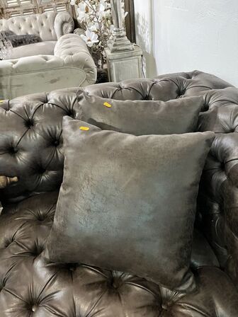 2 stk. Puder i læder