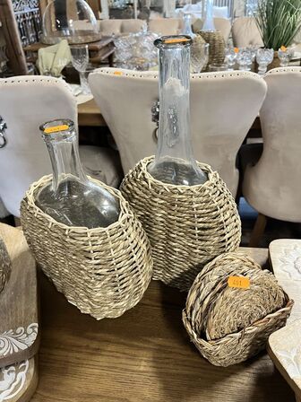 2 stk. Glaskarafler m. Bordskåner