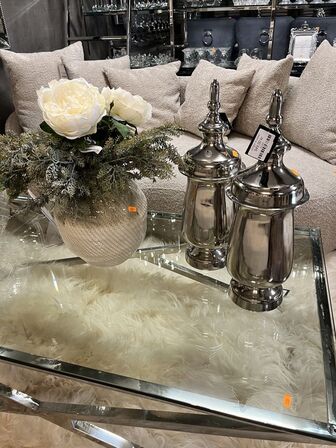 2 stk. Krukker inkl. Vase m. Blomster