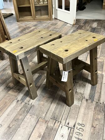 2 stk. Skamler   41x40x27 cm.