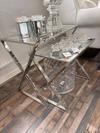 2 stk. Sidebord i glas/alu