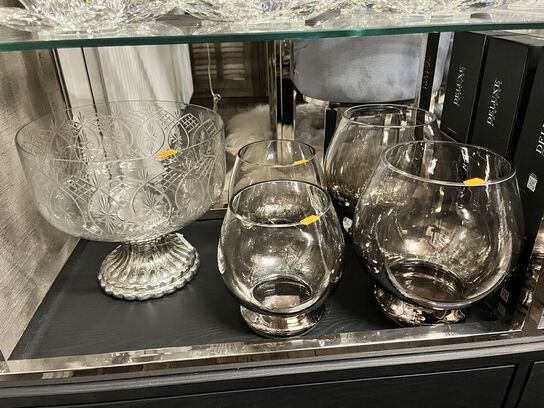 4 stk. Vaser m. Glasbowle