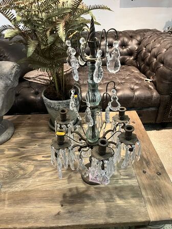 Lysestage m. glaskrystaller