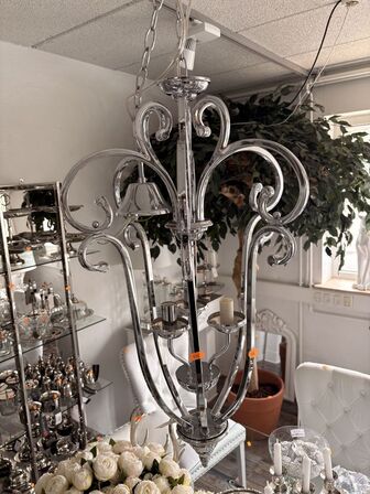 Lysekrone i blank krom