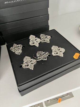 10 kasser m. Servietringe inkl. Fade