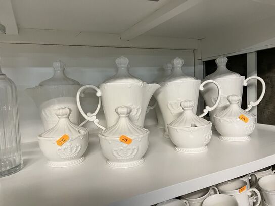 Stel m. Kopper, kander og tallerkner