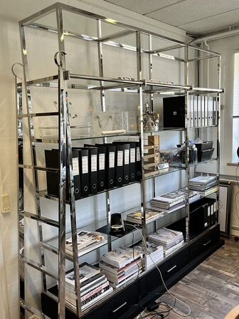 Reol i aluminium m. Glas hylder 220x45x226 cm