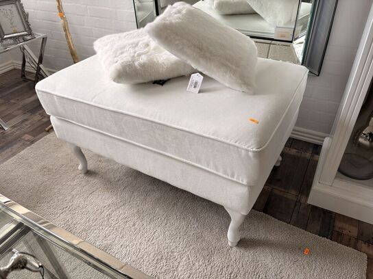 Sofaskammel 80x50 cm.