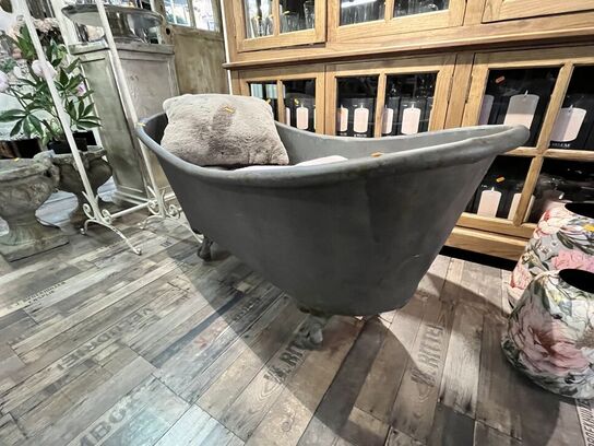 Badekar på løvefødder 160x80 cm.