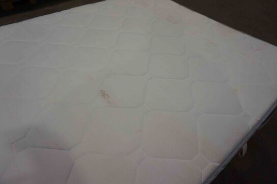 Nordisk Fjer Comfort skummadras 140x200x20 cm