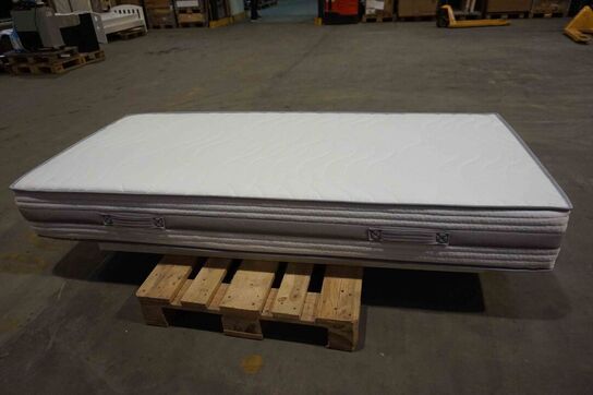 Nordisk Fjer 7-zoners Lux springmadras 140x200x25 cm 