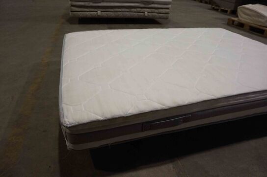 Nordisk Fjer Comfort skummadras 140x200x20 cm