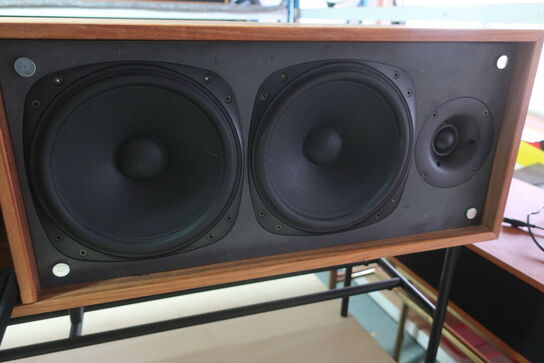 Soundbar/Lydmøbel LEMUS Home Classic 1800 American Walnut