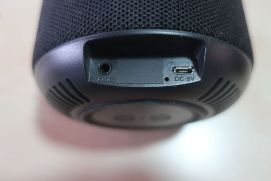 Bluetooth-højtaler LEMUS NOVA med indbygget lys og holder