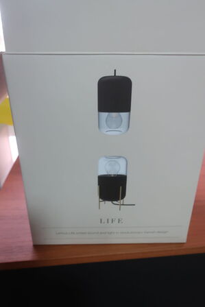 Bluetooth-højtaler LEMUS LIFE med indbygget pendel/bordlampe og holder