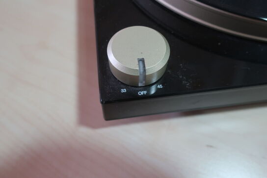 Pladespiller Model: E-E136