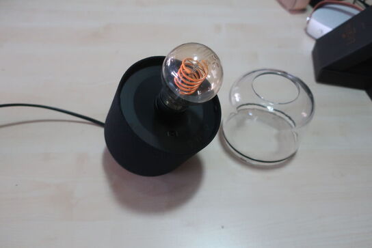 Bluetooth-højtaler LEMUS LIFE med indbygget pendel/bordlampe