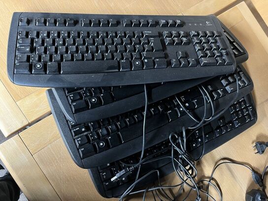 4 stk. 19" PC skærme LG  W1946S inkl. NComputing enhed