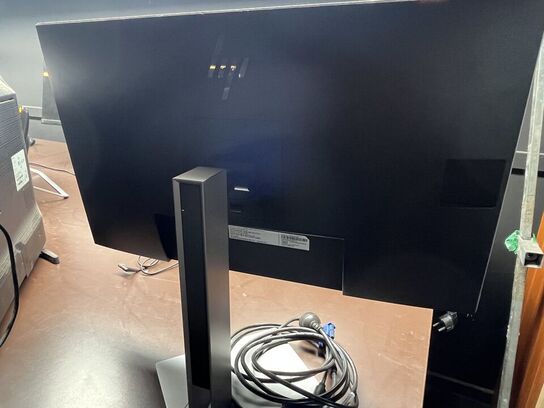 2 stk. PC Skærm 27" DELL, 24" HP  + 1 tastatur