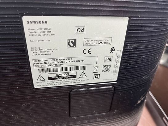 3 stk. LCD TV  SONY BRAVIA 26" + 2 x SAMSUNG 32"