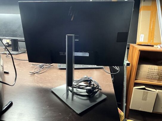 2 stk. PC Skærm 27" DELL, 24" HP  + 1 tastatur