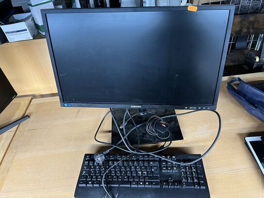 2 stk. 24" PC Skærm SAMSUNG + 1 Tastatur LENOVO