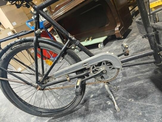 Long John cykel LONG JOHN CYKEL. VIRKER FINT, TRÆNGER DOG TIL LUFT I DÆKKENDE