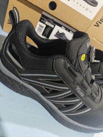 9 stk. Sikkerhedssko Vismo str. 45 9 STK. NYE VISMO SIKKERHEDSSKO MED BOA LUKNING. STR. 45 Vejl. Butikspris 1.739,00 kr.