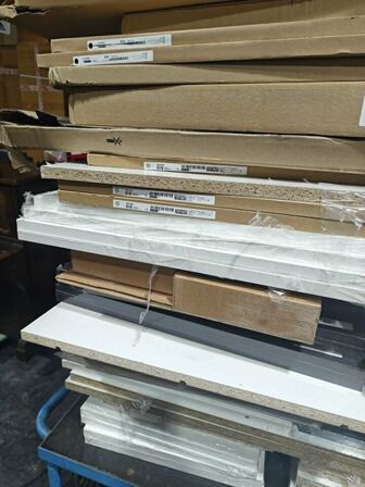 Diverse Ikea hylder mm UBRUGTE 