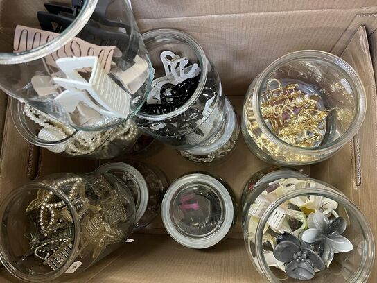 2 ks. Hårklemmer + glaskrukker