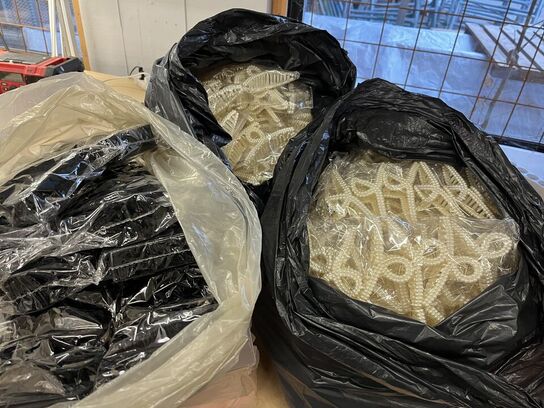 3 poser Hårklemmer + plast bokse