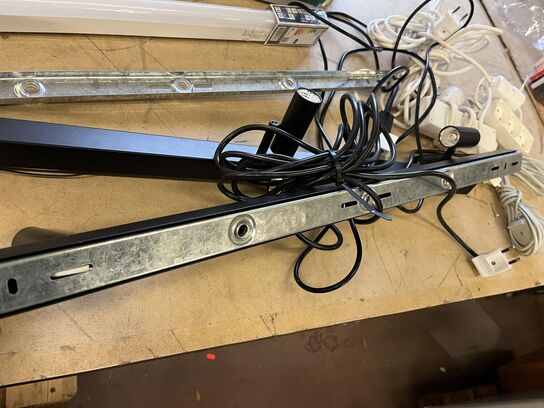 3 stk LED Spotlamper + skinnelamper PHILLIPS