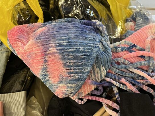 3 poser Mix parti tøj, Shorts, leggings bikinier BB JEANS