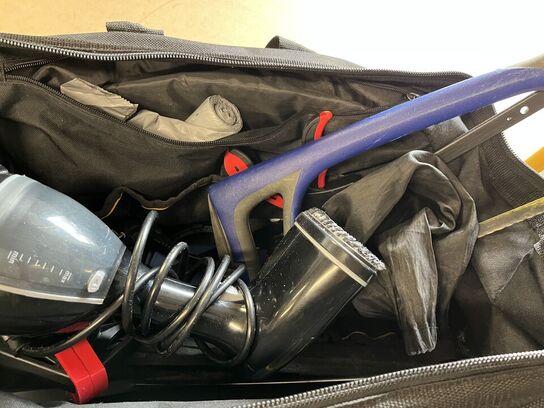 Værktøjstaske m. indhold  + Lampe