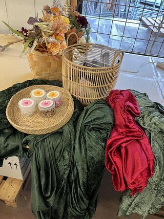 Velour duge, kurve, kunstige blomster, accessories