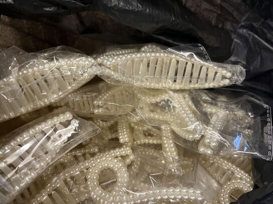 3 poser Hårklemmer + plast bokse