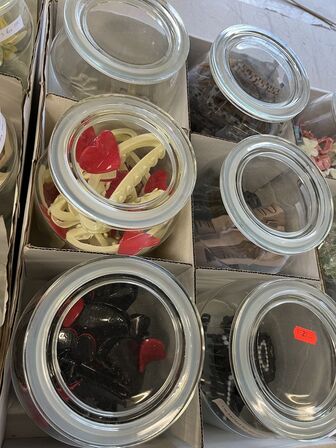 3 ks. Hårklemmer + glaskrukker