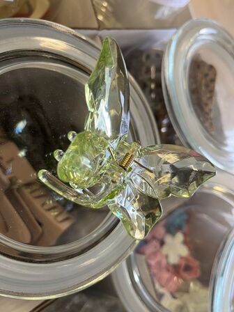 3 ks. Hårklemmer + glaskrukker