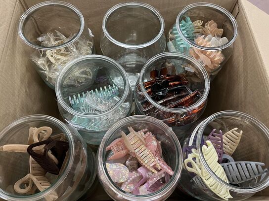 2 ks. Hårklemmer + glaskrukker