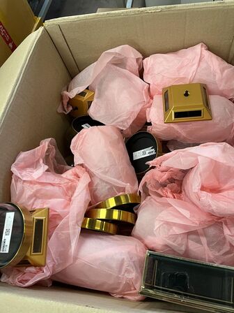 1 ks. Smykkedisplays i glas og messing IKEA BEGÅVNING