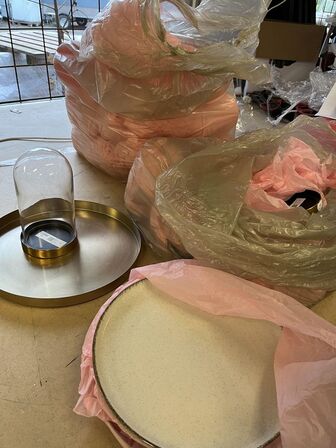 2 poser. Smykkedisplays i glas og messing, + messing bakker IKEA BEGÅVNING