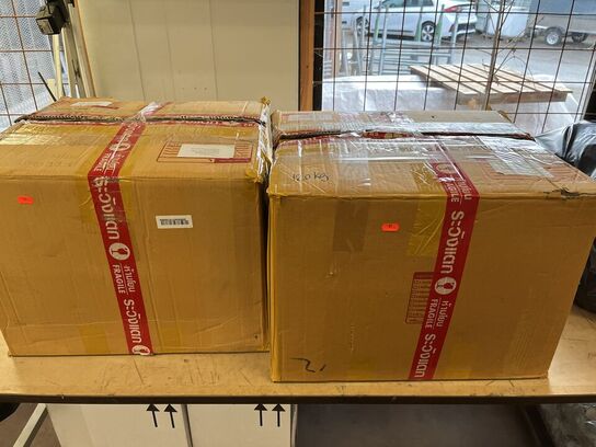 2 ks.  Hårklemmer + glaskrukker