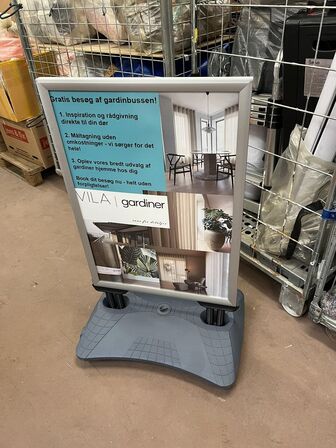 A-Skilt med plastfod